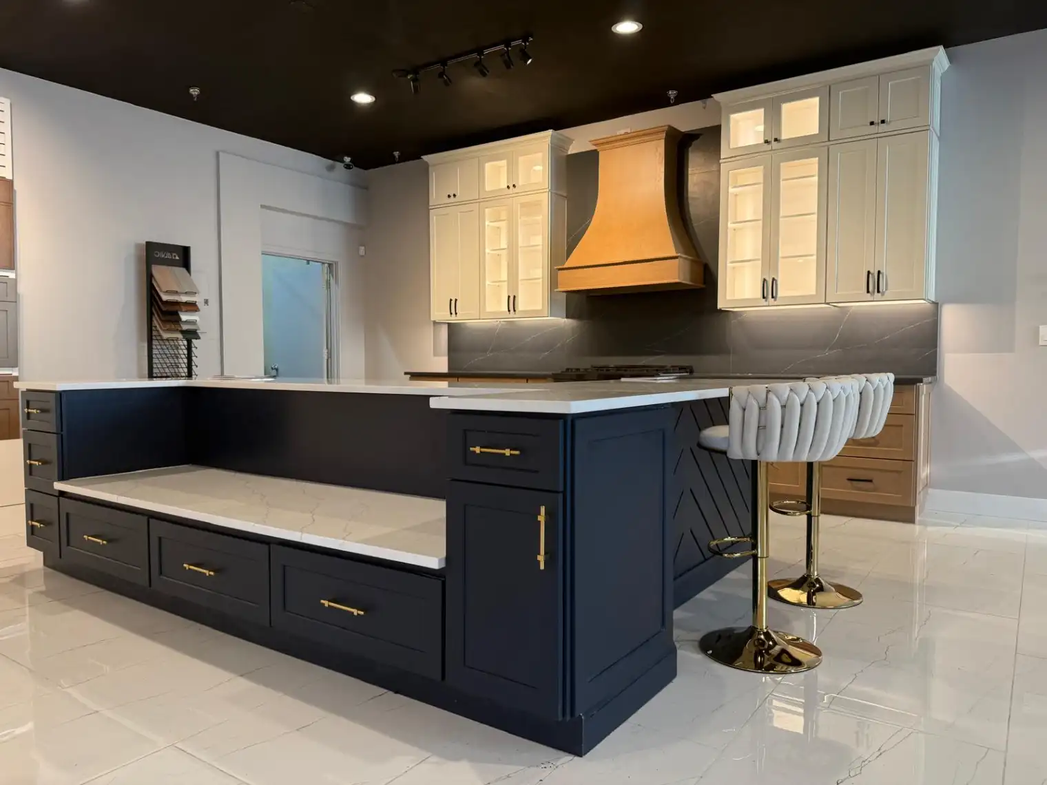 Showroom display 2
